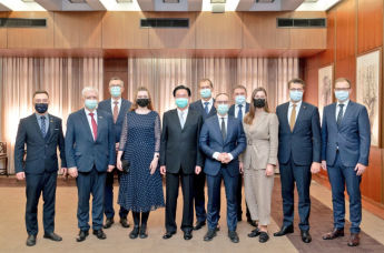 Парламентская делегация стран Балтии во время участия в форуме «Открытый парламент» на Тайване, 29 ноября 2021