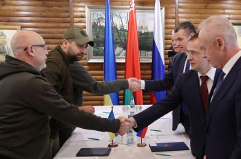 Члены делегаций на российско-украинских переговорах в Белоруссии, 3 марта 2022