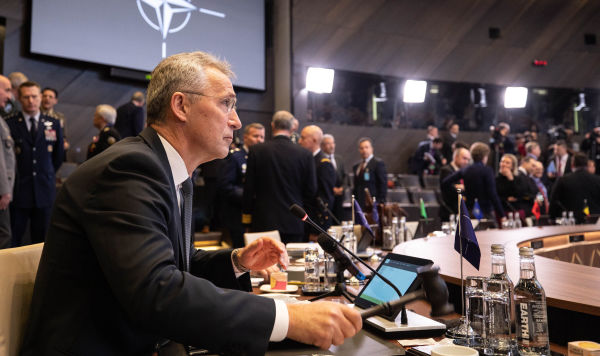 Генеральный секретарь НАТО Йенс Столтенберг во время экстренного заседания министров обороны стран альянса, 16 марта 2022