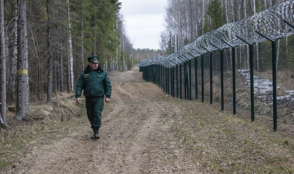 Сотрудник пограничной службы Латвии