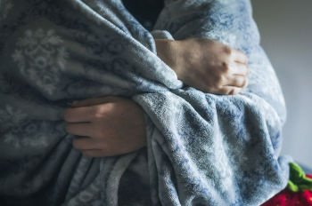 Человек в одеяле 