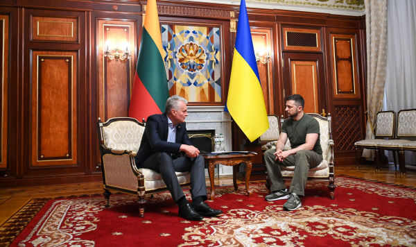 Президент Литвы Гитанас Науседа и президент Украины Владимир Зеленский во время встречи в Киеве, 28 июля 2022
