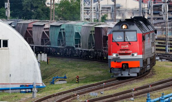 Первый грузовой поезд с цементом, прибывший в Калининград транзитом через Литву после снятия ограничений Евросоюза, 26 июля 2022