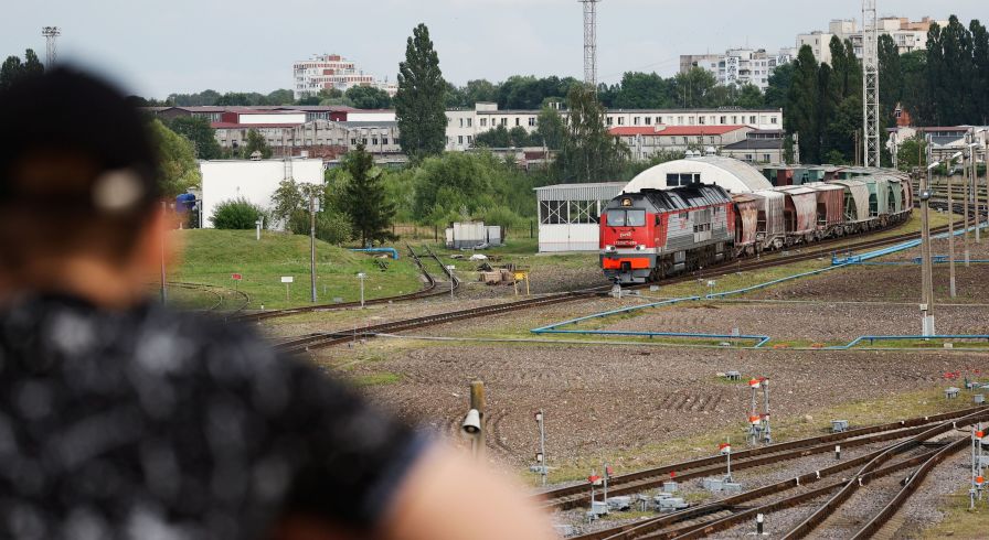 Первый грузовой поезд с цементом, прибывший в Калининград транзитом через Литву после снятия ограничений Евросоюза, 26 июля 2022
