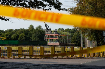 Работы по демонтажу памятника Освободителям Риги, 23 августа 2022