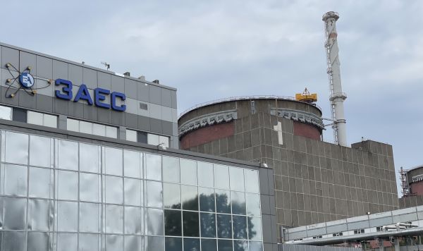 Запорожская АЭС, расположенная в степной зоне на берегу Каховского водохранилища, Энергодар, Запорожская область