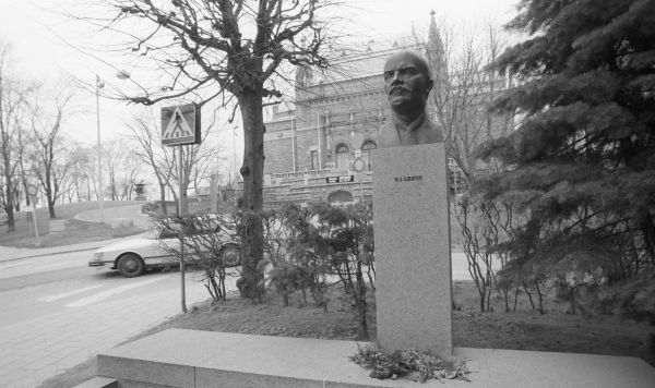 Памятник В. И. Ленину в Турку, Финляндия