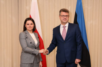 Министр иностранных дел Эстонии Урмас Рейнсалу на встрече с Светланой Тихановской в Таллине, 24 октября 2022