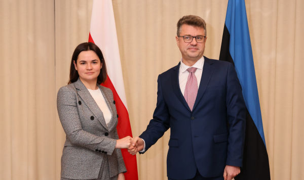 Министр иностранных дел Эстонии Урмас Рейнсалу на встрече с Светланой Тихановской в Таллине, 24 октября 2022