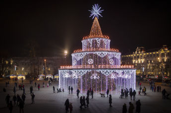 Рождественская елка на Кафедральной площади в Вильнюсе