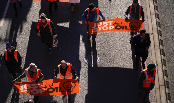 Активисты из группы Just Stop Oil на акции протеста, Лондон, Великобритания, 6 декабря 2022 год