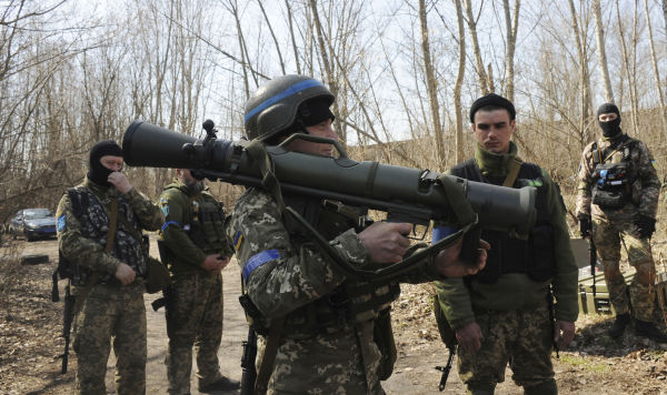 Гранатомет Carl-Gustaf M4 в руках украинского солдата