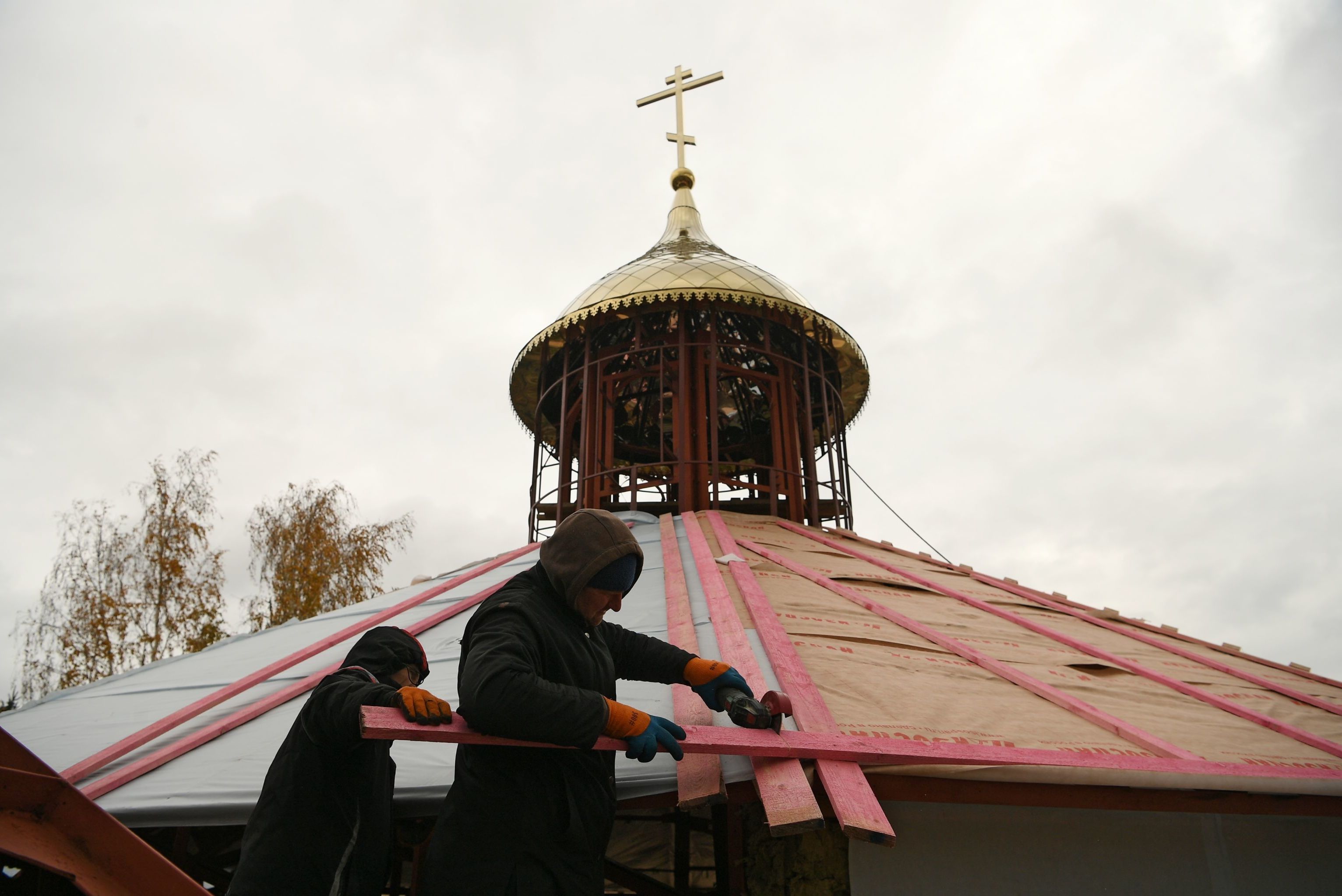 Восстановление Свято-Преображенского храма в Волновахе. Строительство производится на средства и с помощью Челябинской области