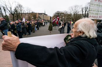Участники шествия в Риге, посвященного памяти Латышского добровольческого легиона СС, Латвия, 16 марта 2023