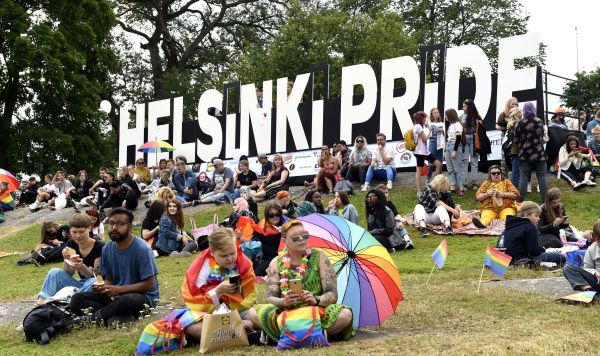 Helsinki Pride в парке в Хельсинки, Финляндия, 29 июня 2019 года
