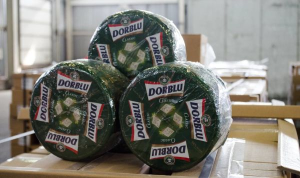 Задерженый ФТС России контрабандный сыр дорблю из Литвы 