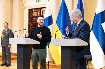 Президент Украины Владимир Зеленский и президент Финляндии Саули Ниинистё на встрече в хельсинки, Финляндия, 3 мая 2023