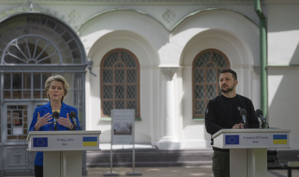Президент Еврокомиссии Урсула фон дер Ляйен и президент Украины Владимир Зеленский во время пресс-конференции в Киеве 9 мая 2023 года, Украина