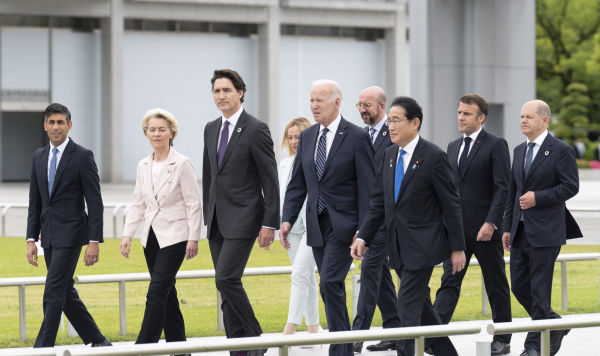 Лидеры G7 во время рабочего заседания саммита G7 в Хиросиме, Япония, 19 мая 2023 года