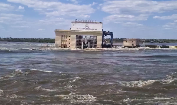 Разрушенная Каховская ГЭС, 6 июня 2023