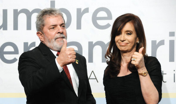 Президент Бразилии Луис Инасиу Лула да Силва и президент Аргентины Кристина Фернандес де Киршнер принимают участие в ХХ Ибероамериканском саммите