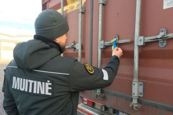 Сотрудник таможни Литвы