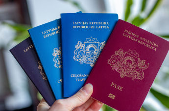 Паспорт гражданина Латвии, проездной документ и паспорт негражданина Латвии