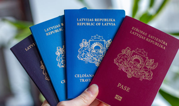 Паспорт гражданина Латвии, проездной документ и паспорт негражданина Латвии