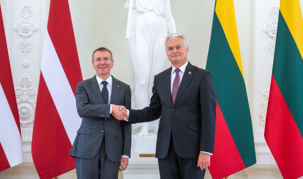 Президент Латвии Эдгар Ринкевич и президент Литвы Гитанас Науседа на встече в Вильнюсе, 19 июля 2023