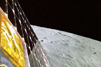 Поверхность Луны, снята космическим кораблем "Чандраян-3", во время посадки, 23 августа 2023 года