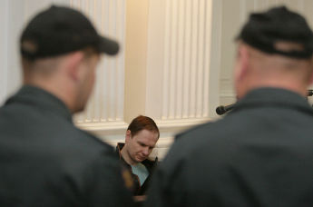 Константин Никулин перед началом процесса над ним в областном суде Вильнюса, 22 октября 2009 года
