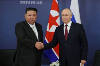 Президент РФ Владимир Путин посетил космодром Восточный и встретился с лидером КНДР Ким Чен Ыном