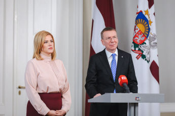 Президент Латвии Эдгар Ринкевич и премьер-министр Эвика Силиня
