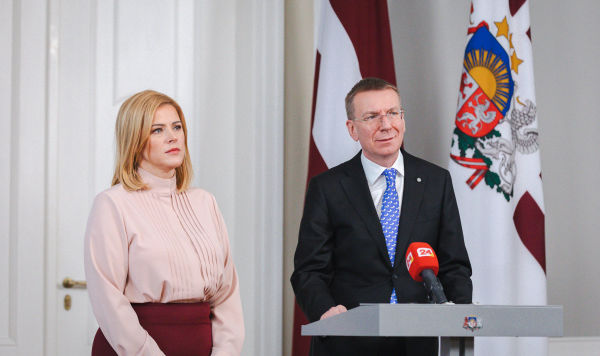 Президент Латвии Эдгар Ринкевич и премьер-министр Эвика Силиня