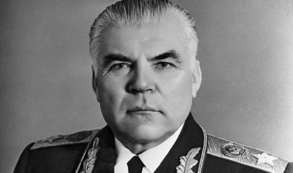 Дважды Герой Советского Союза, маршал Родион Малиновский