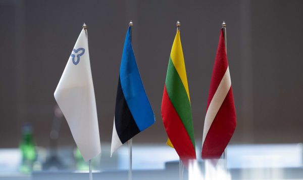 Флаги Балтийской Ассамблеи, Эстонии, Литвы и Латвии