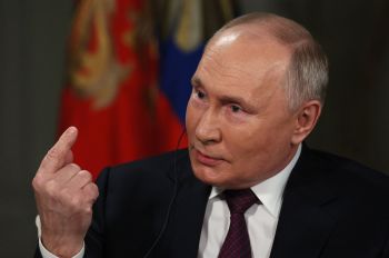 Президент РФ Владимир Путин дал интервью американскому журналисту Такеру Карлсону