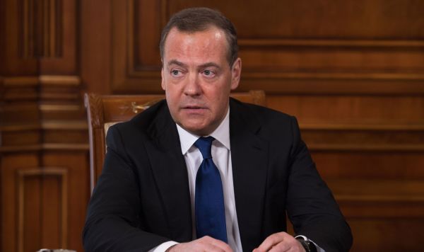 Заместитель председателя Совбеза РФ Дмитрий Медведев дал интервью российским СМИ