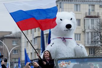 Автопробег в Луганске в честь победы Владимира Путина на выборах