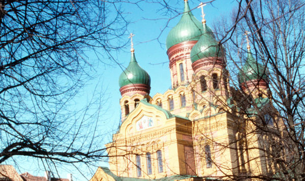 Кафедеральный православный собор Александра Невского в Таллине. Воздвигнут в 1900 году.
