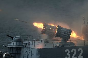Показательные стрельбы с малого противолодочного корабля "Кабардино-Балкария" во время парада, посвященного Дню Военно-морского флота в России.