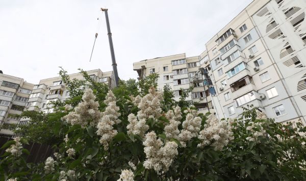 Здание поврежденного после удара ВСУ жилого 10-этажного дома на юго-западе Белгорода, где 12 мая 2024 года обрушился подъезд