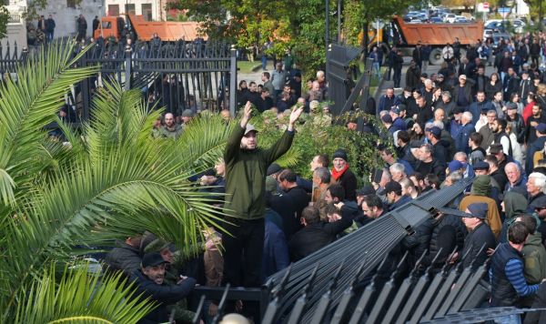 Обстановка у парламента Абхазии