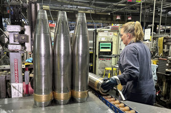 Производство 155-мм артиллерийских снарядов