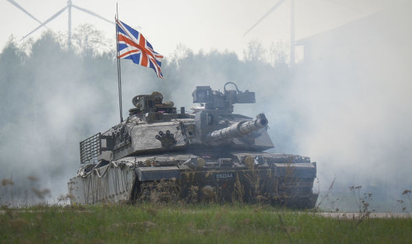 Британский основной боевой танк Challenger 2 на учениях НАТО Spring Storm в Эстонии, 15 мая 2024 г.
