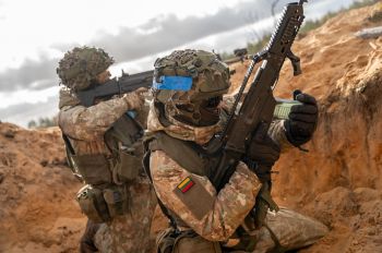 Литовские военные на учениях