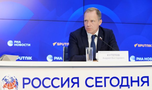 Председатель Комитета Совета Федерации по экономической политике Андрей Кутепов на пресс-конференции по итогам работы Комитета в весеннюю сессию 2024 года в Международном мультимедийном пресс-центре "Россия сегодня"