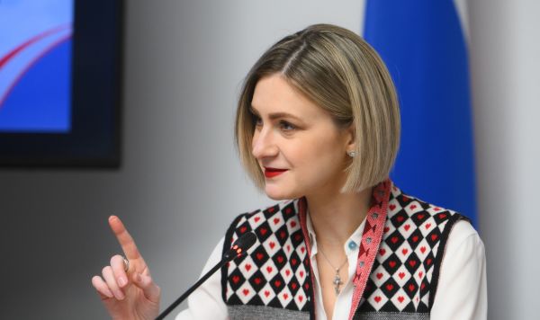 Депутат, член комитета Государственной Думы РФ по международным делам Мария Бутина участвует в заседании Круглого стола "Россия – новый Ковчег" в Государственной Думе РФ