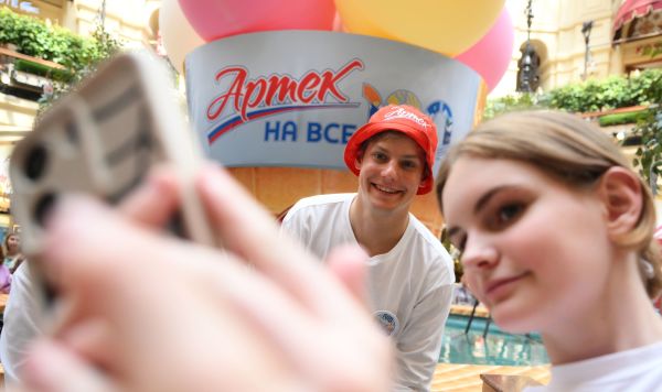 День мороженого в ГУМе "Артек на все 100!"