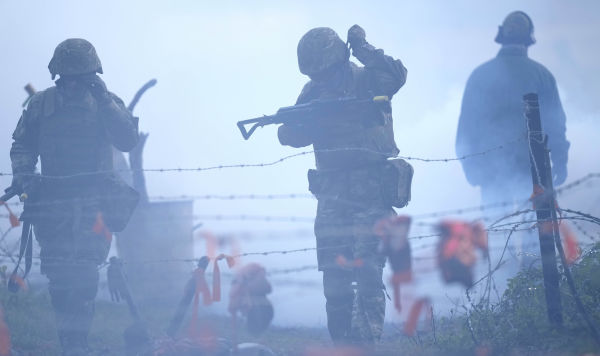 Шведские военнослужащие проводят обучение украинских солдат в рамках операции "Интерфлекс" под руководством Великобритании